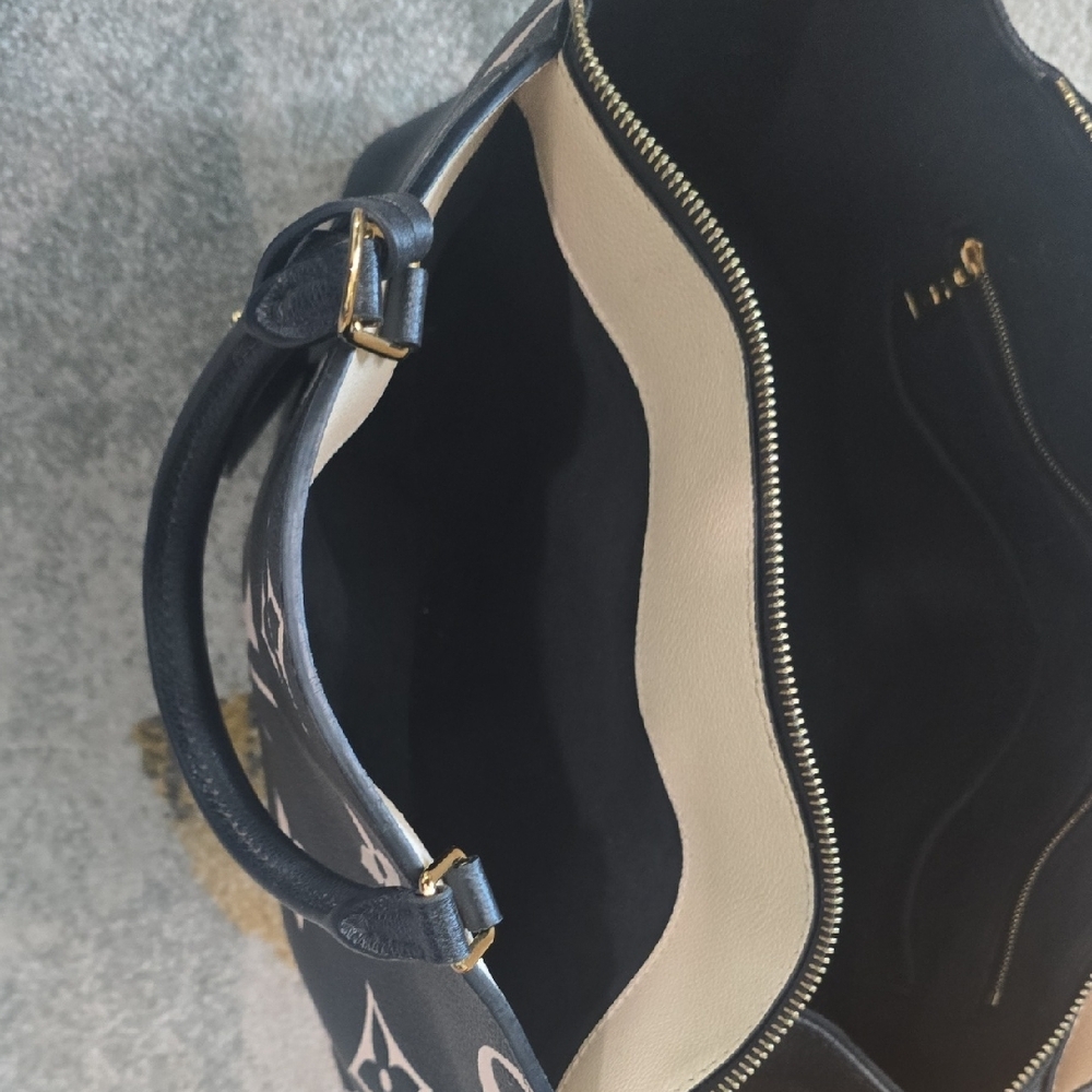 Authentic Louis Vuitton Grand Palais MM Bicolor Monogram Empreinte Leather - Picture 6 of 15